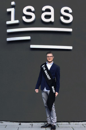 Dr. Sebastian Brandt wurde für seine Dissertation zum flexible Mikroröhrenplasma mit summa cum laude ausgezeichnet.