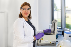 Dr. Fiorella Solari nimmt am Leibniz-Mentoring teil, um ihren Weg weiter erfolgreich in der Wissenschaft zu beschreiten.