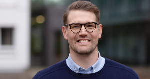 Portrait von Dr. Malte Roeßing.