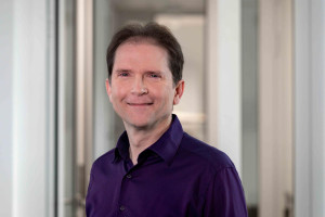 Portrait von PD Dr. Dirk Janasek.