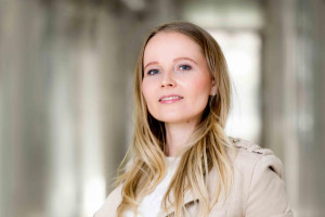 Portrait von Sarah Legat.