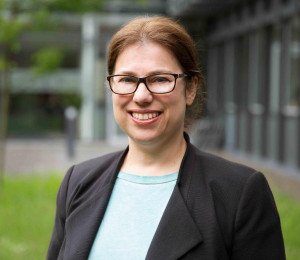 Portrait von Dr. Yvonne Reinders.