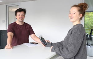 Für unseren Podcast sprach Dr. Alexander Knodel mit Cheyenne Peters aus dem Team Kommunikation über seinen rasanten Karriereweg.