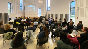 Tipps für Aussicht auf eine erfolgreiche Publikation gab es am Mittwoch im Hörsaal am ISAS Campus von Dr. Rita Strack, einer der leitenden Redakteur:innen von Nature Methods.