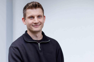Portrait von Simon Püttmann.
